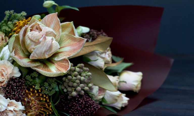 what_defines_a_luxury_flower_bouquet_a_practical_g_32485717_featured-1