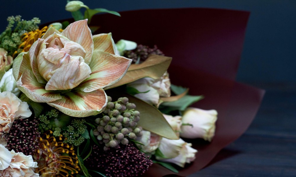 what_defines_a_luxury_flower_bouquet_a_practical_g_32485717_featured-1